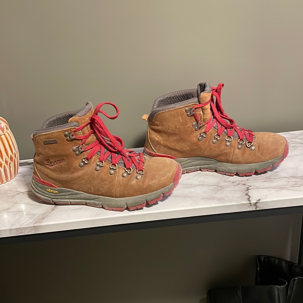 Danner waterproof hiking boots women’s 9